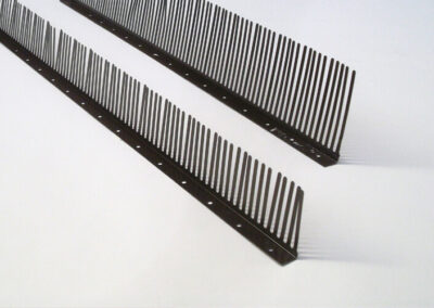 Listelli aerati di gronda Xroof in metallo con pettine basso cm 7,00, con pettine alto cm 11,50, lunghezza cm 100