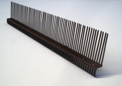 Listello aerato di gronda Xroof XL in metallo con pettine alto cm 11 + 3,50, lunghezza cm 100