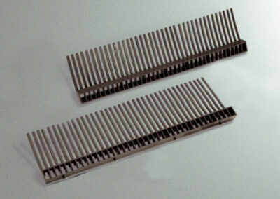 Listelli aerati di gronda Xroof in polipropilene con pettine cm 9,50 e cm 12,50, lunghezza cm 38,5